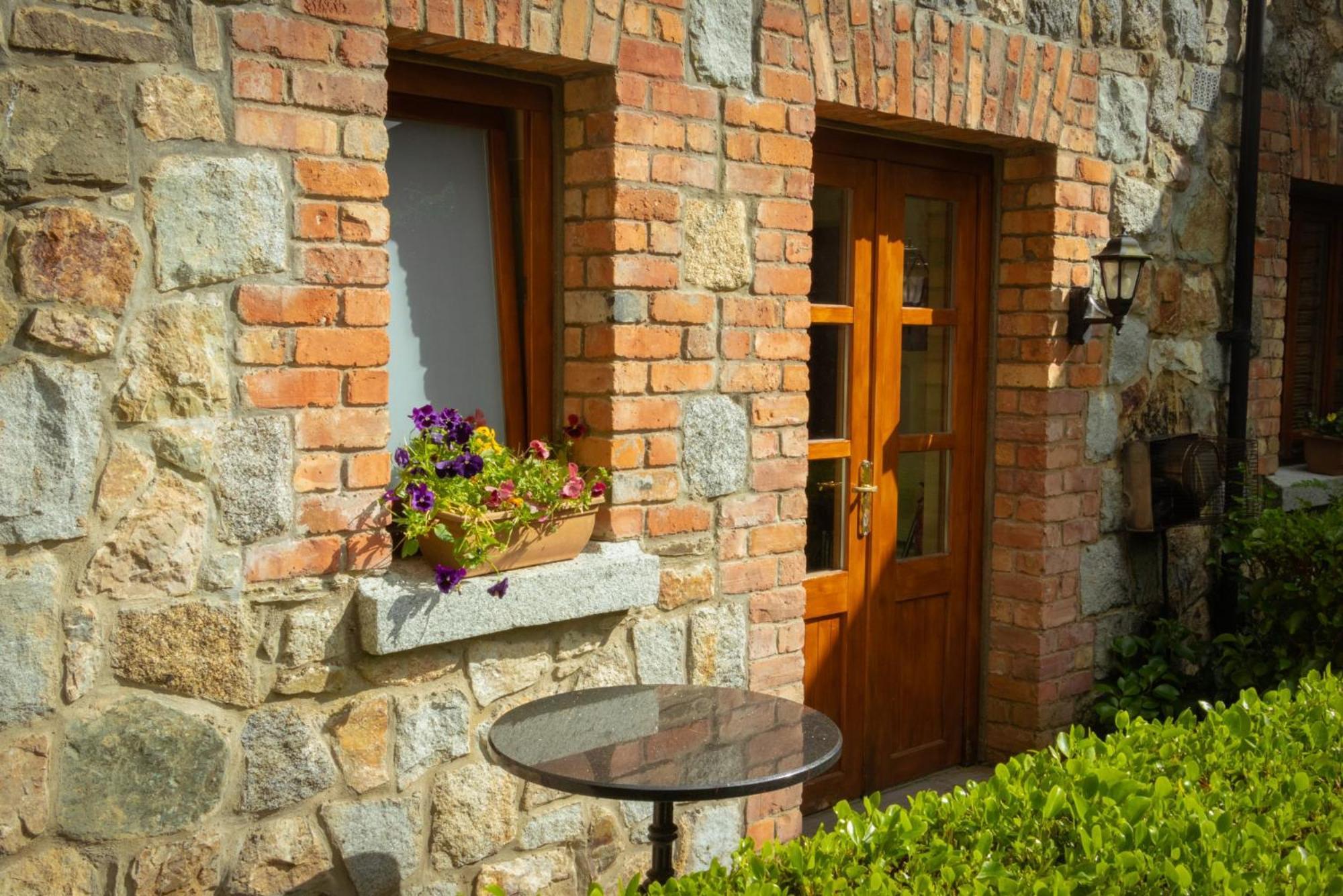 Croneybyrne Courtyard Villa Clara Екстериор снимка