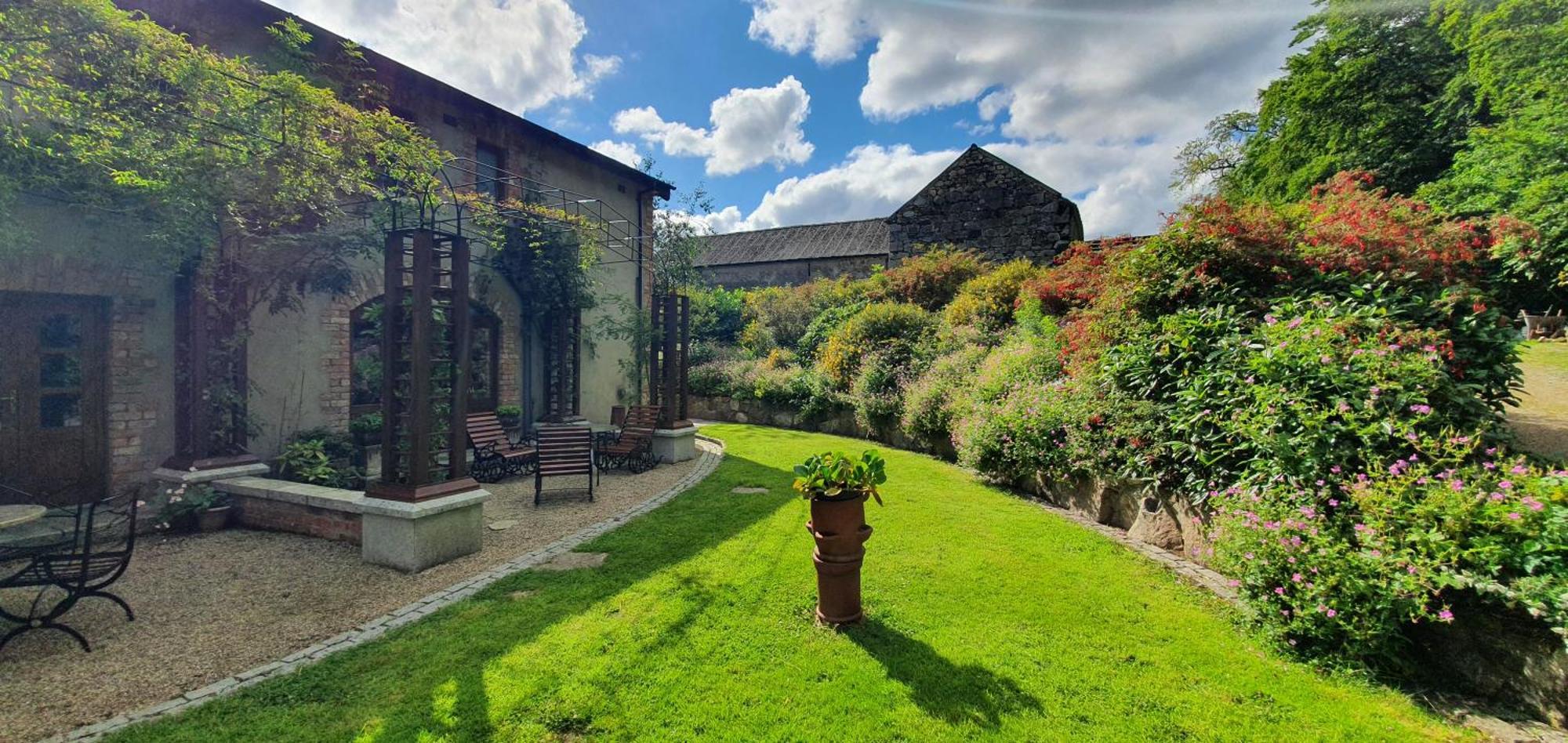 Croneybyrne Courtyard Villa Clara Екстериор снимка