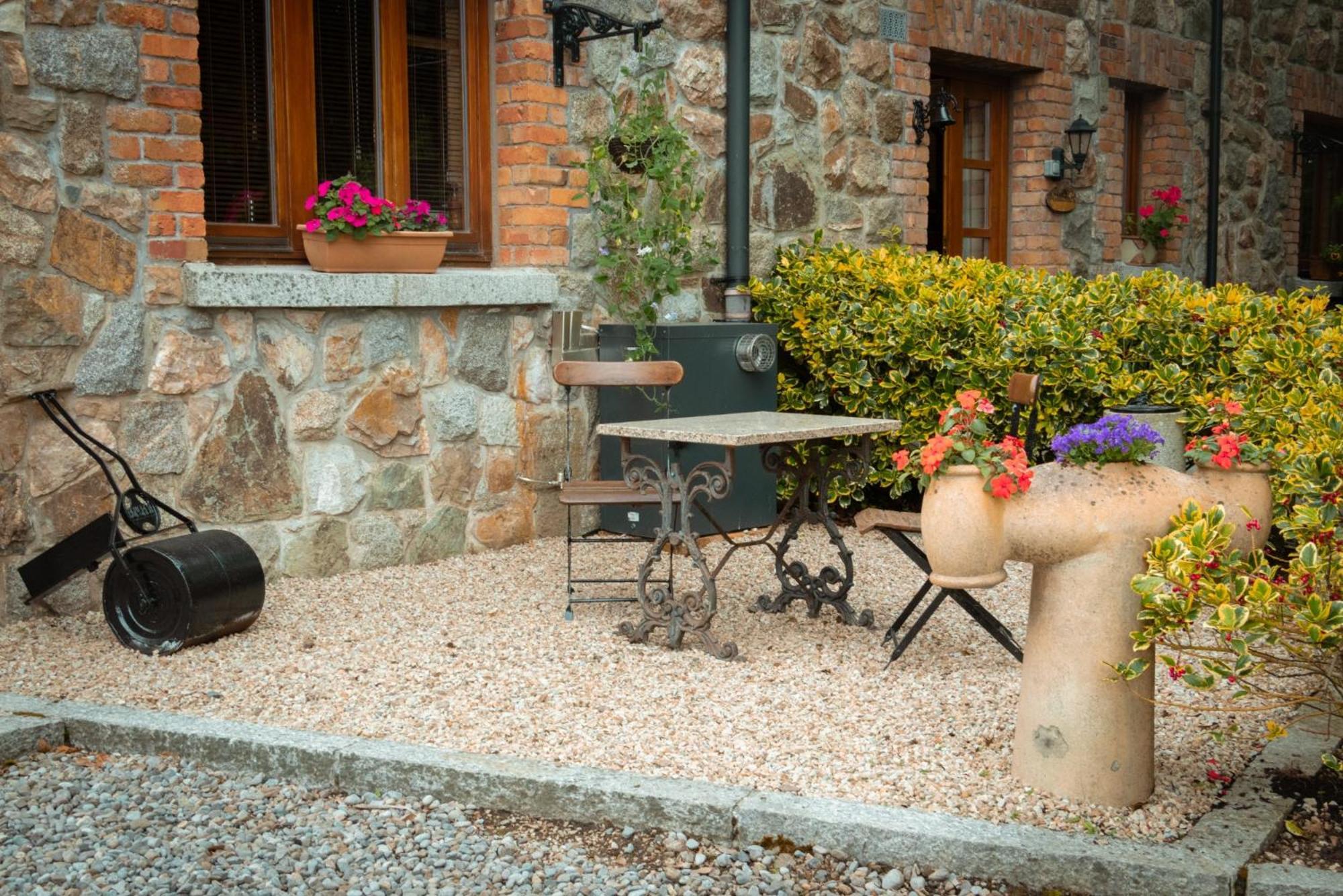 Croneybyrne Courtyard Villa Clara Екстериор снимка